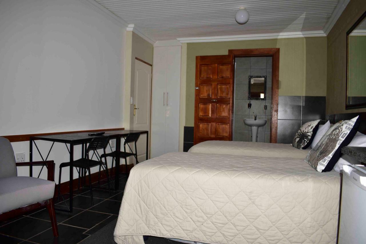 13 Hobson Hotel Secunda Kültér fotó